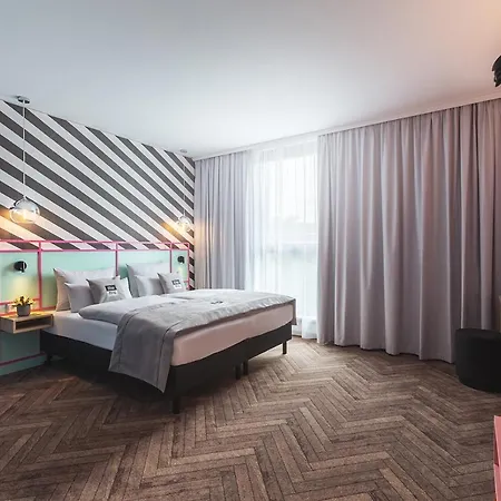 - The Niu, Belt Frankfurt By Ihg Eschborn